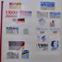 Lot de timbres d'Allemagne RFA 1949-1990 oblitérés en album.