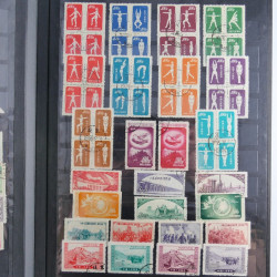 Lot de timbres de Chine 1949-1964 neufs et oblitérés en album.