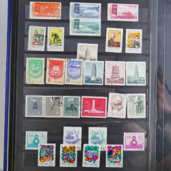 Lot de timbres de Chine 1949-1964 neufs et oblitérés en album.