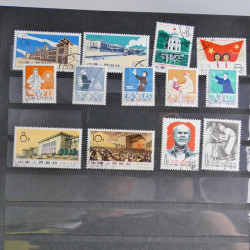 Lot de timbres de Chine 1949-1964 neufs et oblitérés en album.