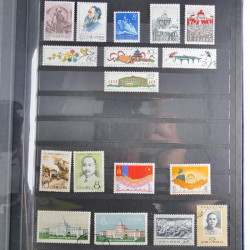 Lot de timbres de Chine 1949-1964 neufs et oblitérés en album.