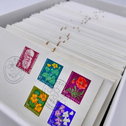 Lot de 300 enveloppes premier jour d'émission de Suisse 1960-1999 en boite.