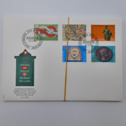 Lot de 300 enveloppes premier jour d'émission de Suisse 1960-1999 en boite.