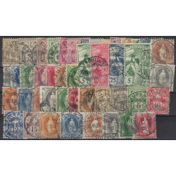 Suisse lot de 46 timbres oblitérés entre N°63-111.