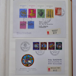 Collection spécialisée histoire postale de timbres de Suisse 1895-1990.