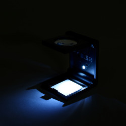 Compte-fils lumineuse LED, grossissement 5x.