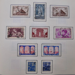 Collection timbres du monde classique neufs et oblitérés en un album.