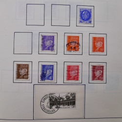 Collection timbres du monde classique neufs et oblitérés en un album.