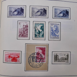 Collection timbres du monde classique neufs et oblitérés en un album.