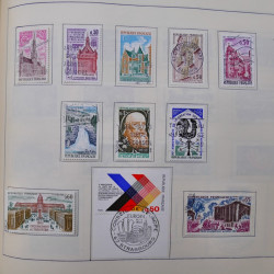 Collection timbres du monde classique neufs et oblitérés en un album.