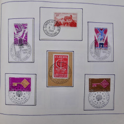 Collection timbres du monde classique neufs et oblitérés en un album.