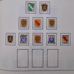 Collection timbres du monde classique neufs et oblitérés en un album.