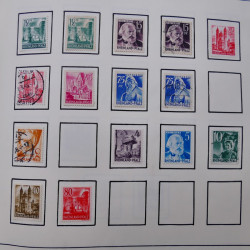 Collection timbres du monde classique neufs et oblitérés en un album.