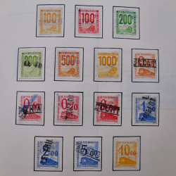 Collection timbres du monde classique neufs et oblitérés en un album.