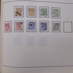 Collection timbres du monde classique neufs et oblitérés en un album.