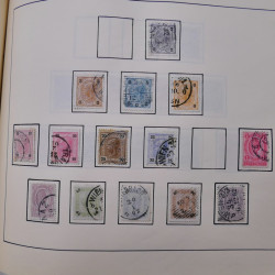 Collection timbres du monde classique neufs et oblitérés en un album.