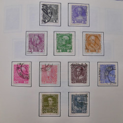 Collection timbres du monde classique neufs et oblitérés en un album.