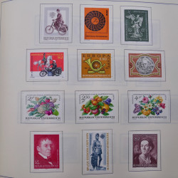 Collection timbres du monde classique neufs et oblitérés en un album.