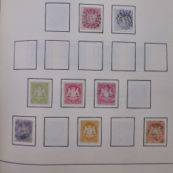 Collection timbres du monde classique neufs et oblitérés en un album.