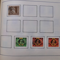 Collection timbres du monde classique neufs et oblitérés en un album.