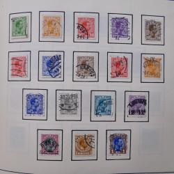 Collection timbres du monde classique neufs et oblitérés en un album.