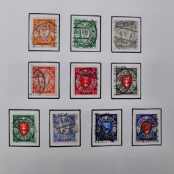 Collection timbres du monde classique neufs et oblitérés en un album.