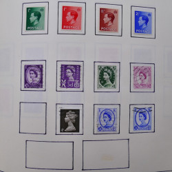 Collection timbres du monde classique neufs et oblitérés en un album.