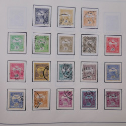 Collection timbres du monde classique neufs et oblitérés en un album.