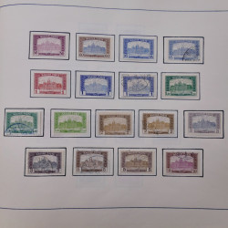 Collection timbres du monde classique neufs et oblitérés en un album.