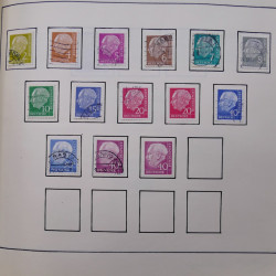 Collection timbres d'Allemagne neufs et oblitérés en un album.
