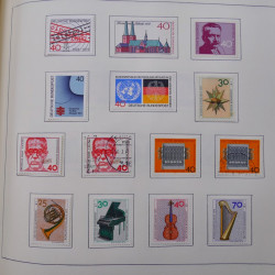 Collection timbres d'Allemagne neufs et oblitérés en un album.