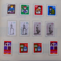 Collection timbres d'Allemagne neufs et oblitérés en un album.
