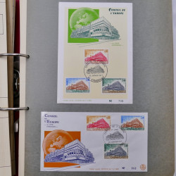 Collection commémoratifs du monde en un album.