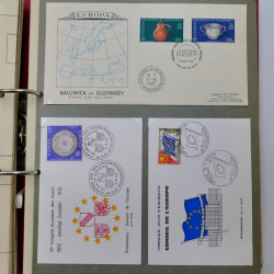 Collection commémoratifs du monde en un album.