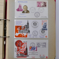 Collection commémoratifs du monde en un album.