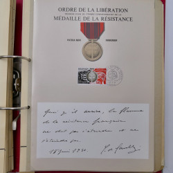 Collection commémoratifs du monde en un album.