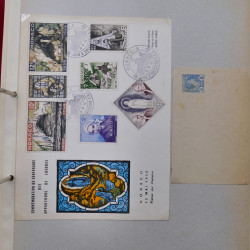 Collection commémoratifs du monde en un album.