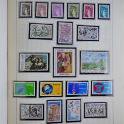 Collection timbres de France 1849-1983 neufs et oblitérés en 2 albums.