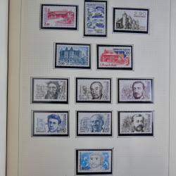 Collection timbres de France 1849-1983 neufs et oblitérés en 2 albums.
