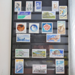 Lot de timbres de T.A.A.F. neufs** 2003-2017.