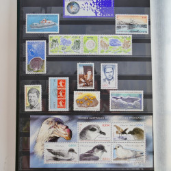 Lot de timbres de T.A.A.F. neufs** 2003-2017.
