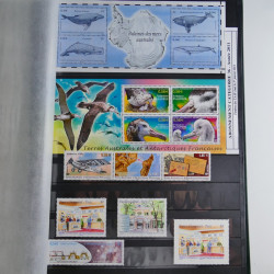 Lot de timbres de T.A.A.F. neufs** 2003-2017.