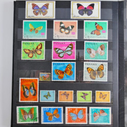 Vrac philatélique de timbres du monde en un carton.