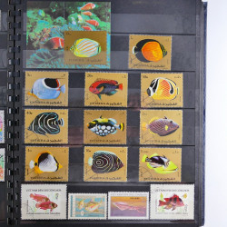 Vrac philatélique de timbres du monde en un carton.