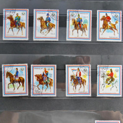 Vrac philatélique de timbres du monde en un carton.