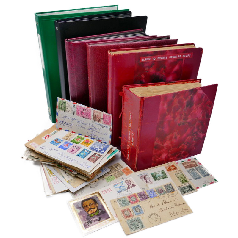 Vrac philatélique de timbres du monde en un carton.