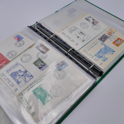 Vrac philatélique de timbres du monde en un carton.