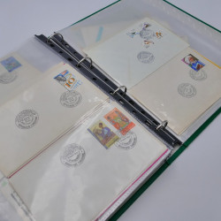 Vrac philatélique de timbres du monde en un carton.