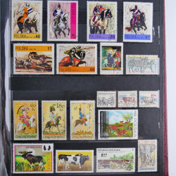 Vrac philatélique de timbres du monde en un carton.