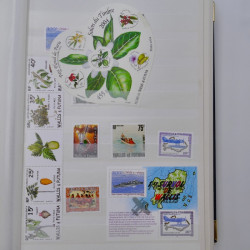 Lot de timbres de Wallis et Futuna et Mayotte neufs** 2002-2017.